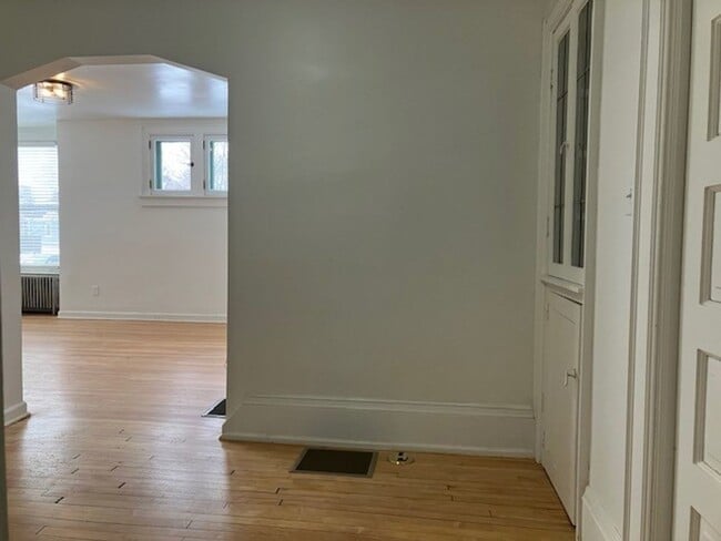 Building Photo - Sharon Apt - 906-908 N 34th Street