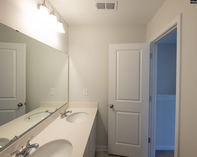 Building Photo - 1062 Begonia Dr