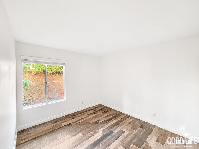 Building Photo - Great 3B/2BA Townhome in Oceanside!