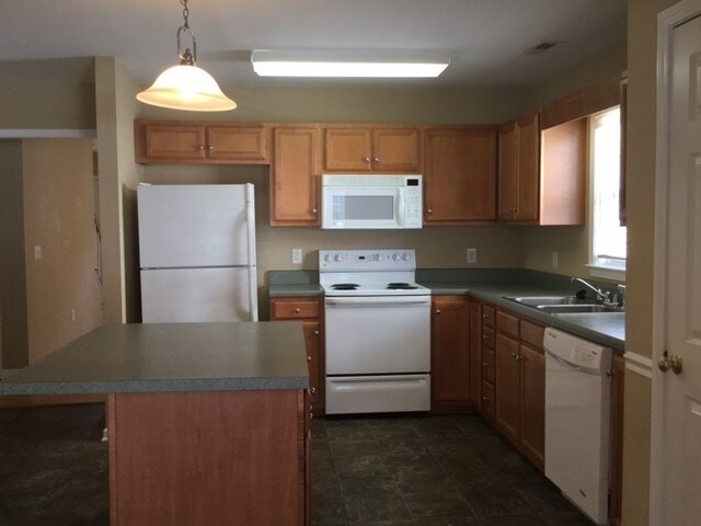 Building Photo - 6076 Birkdale Dr