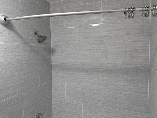 Building Photo - Olympic Duplex