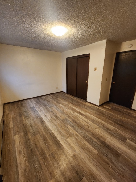 Building Photo - 1214 E 3rd St