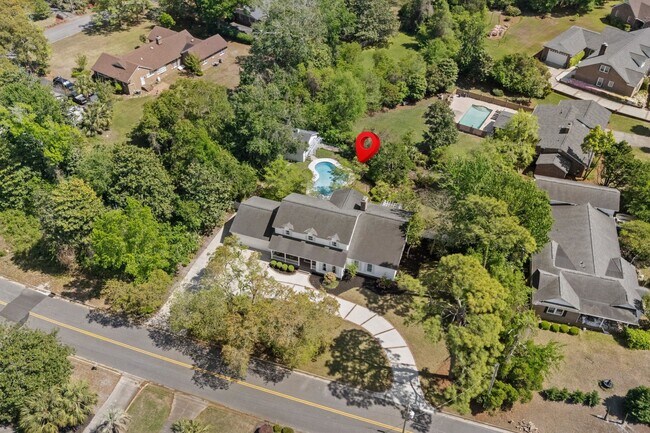 Building Photo - 5704 Woodside Ave