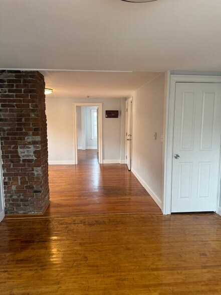 Building Photo - 271 Franklin St
