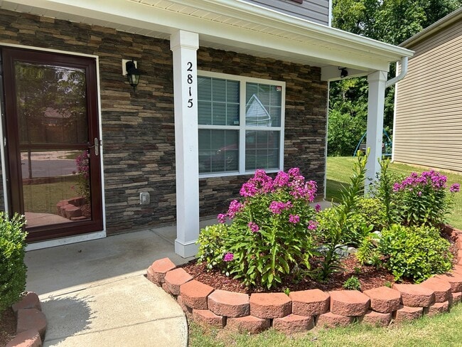 Building Photo - Beautiful 5 Bedroom Home in the Park Brook...