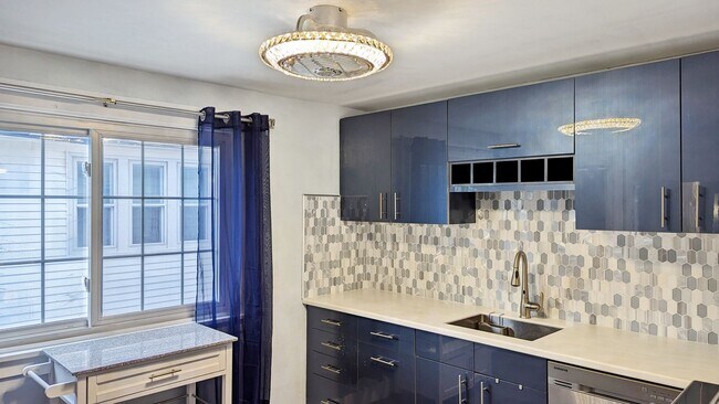 Building Photo - 81 Knox Ave