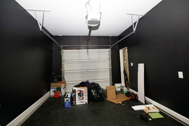 Building Photo - Spacious 3-Bed, 2.5-Bath Modern Home w/ 3-Car Garage in Highcroft – Close to Fort Bragg!