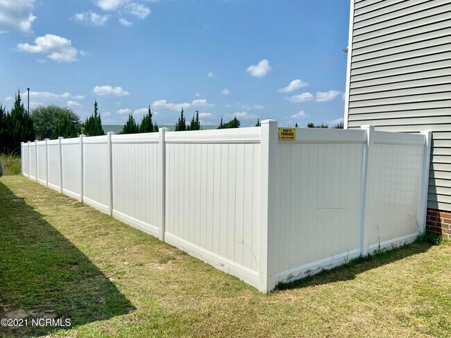 Building Photo - 3436 Flora Dr