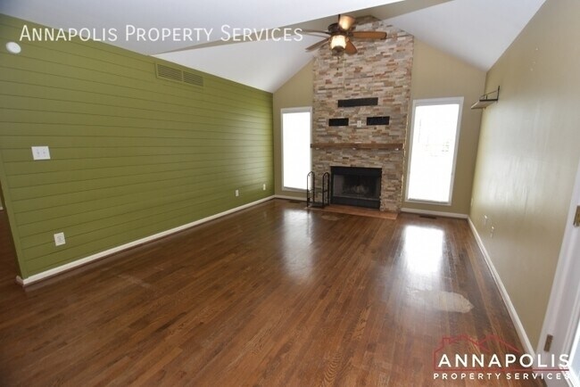 Building Photo - 602 Victoria Dr