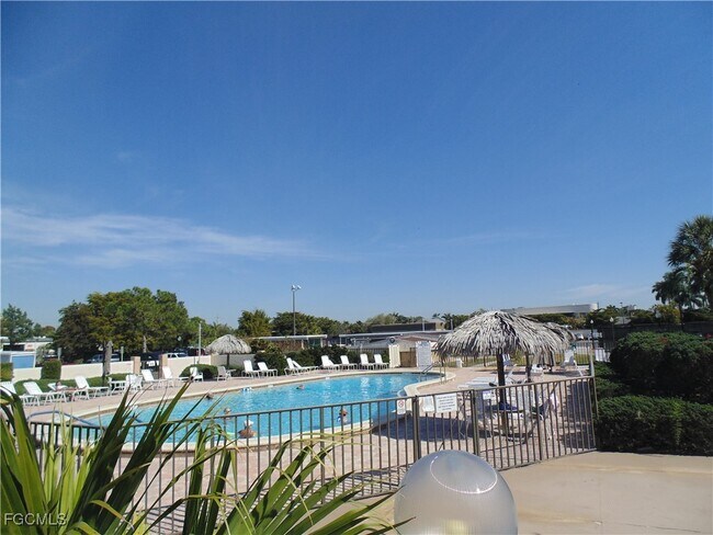 Building Photo - 1700 Pine Valley Dr