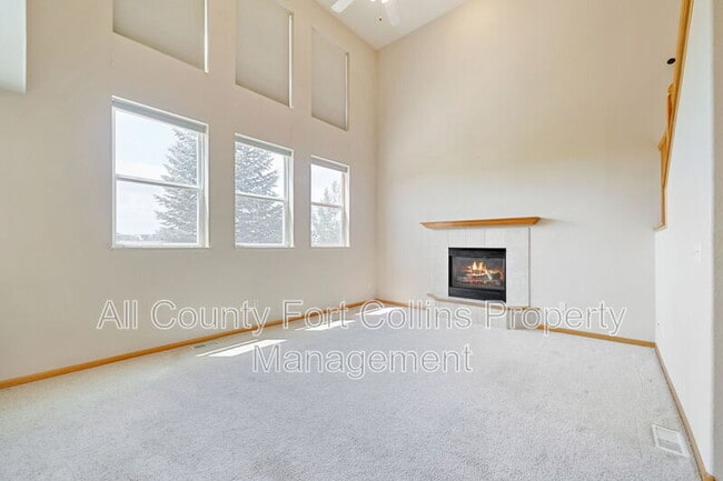 Building Photo - 7405 View Pointe Dr