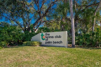 Building Photo - 2828 Tennis Club Dr