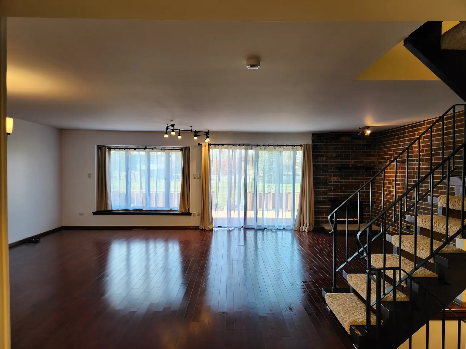 Living Room - 8306 Berkhansted Ct