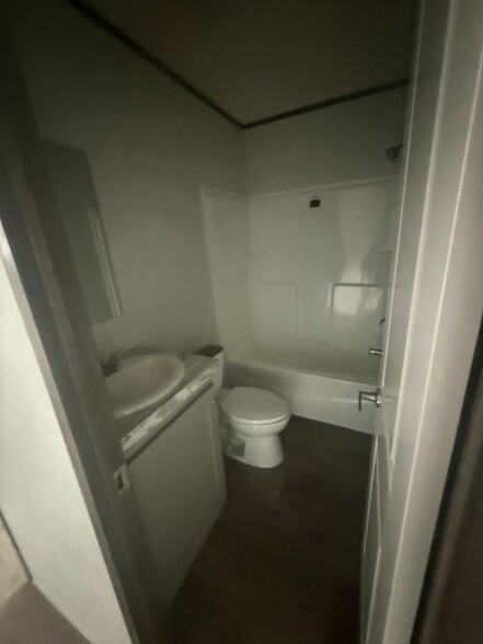 Building Photo - 126 Leon