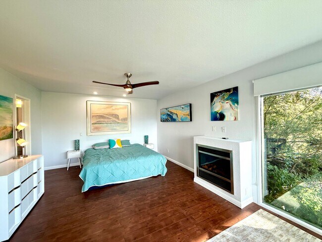 Building Photo - RIMCREST - Rare opportunity 2BR/2BA - Long Term - Furnished / Unfurnished