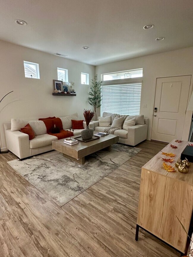 Building Photo - GORGEOUS HOME IN HIGHLY DESIRABLE BANNING ...