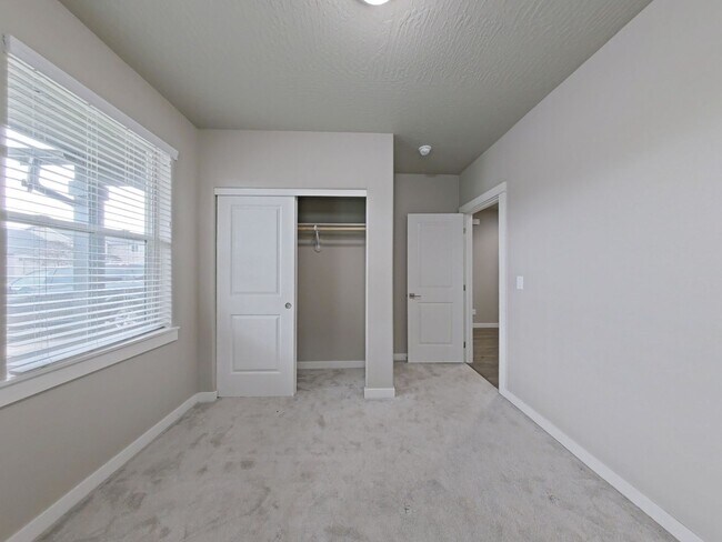 Building Photo - Modern 3 Bedroom House ~ NW Albany ~ Dog F...