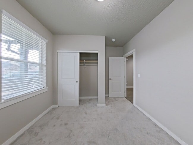 Building Photo - Modern 3 Bedroom House ~ NW Albany ~ Dog Friendly