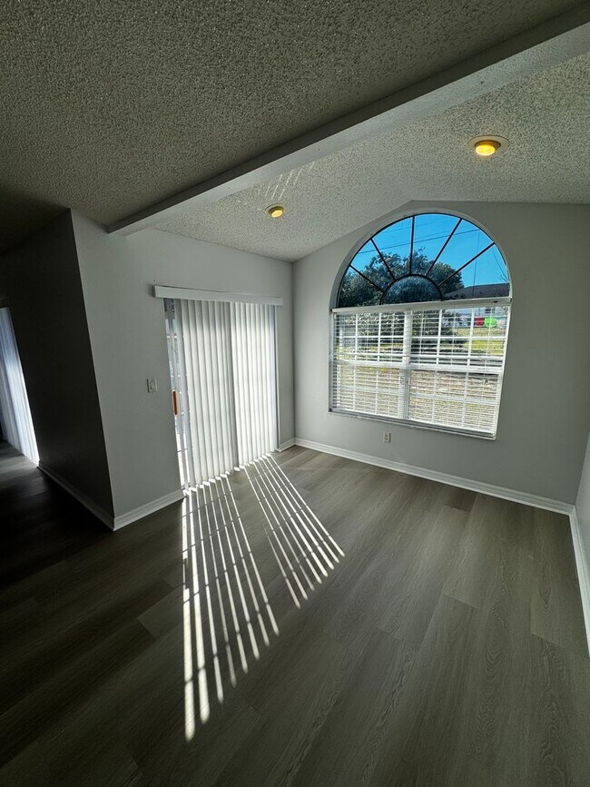 Building Photo - ? Move-In Ready 3/2/2 Near Ocala – Nearly 2,000 Sq Ft & Beautifully Updated! ?