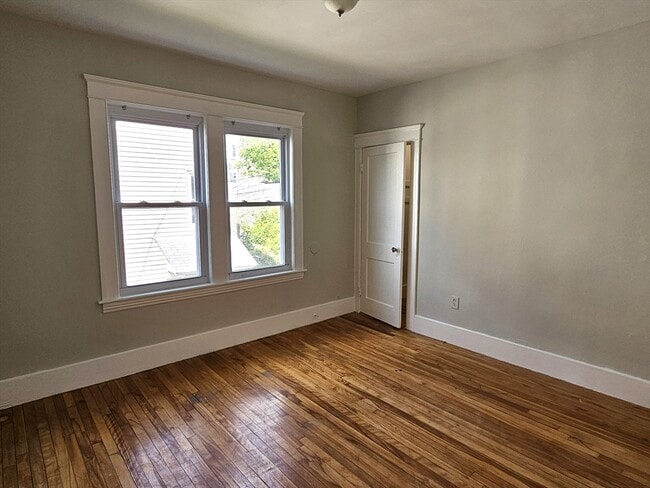 Building Photo - 169 Perry Ave