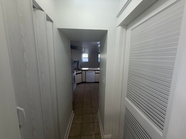 Building Photo - 308 Hudson Ave