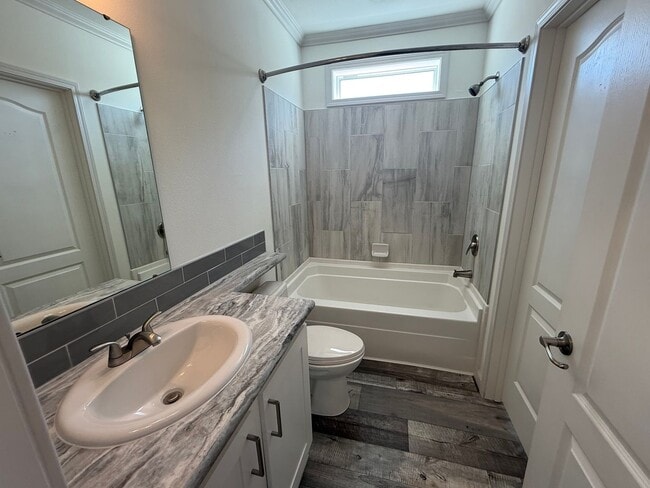 Building Photo - 112 Paradise Dr