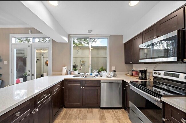 Building Photo - 15167 Kimberley Ct