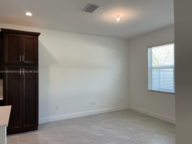 Building Photo - 534 Parsons Wy