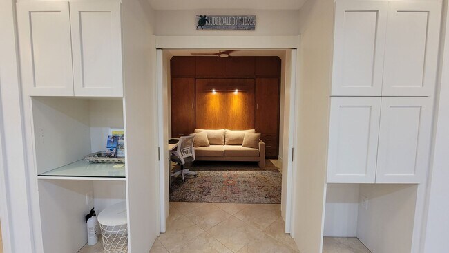 Building Photo - Luxury Apartment Right On The Beach In Lau...