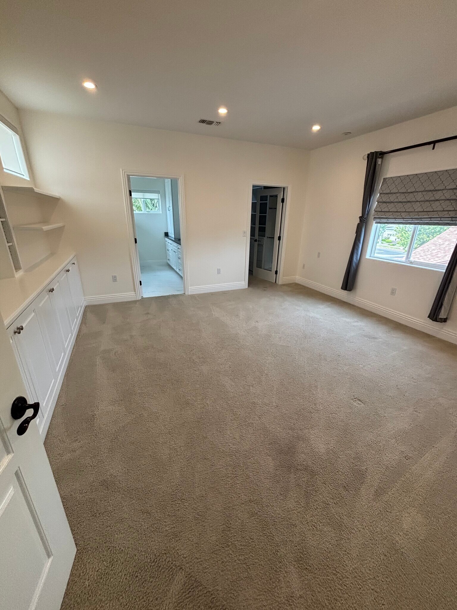 second floor bedroom 2nd floor - 5960 Balcom Ave