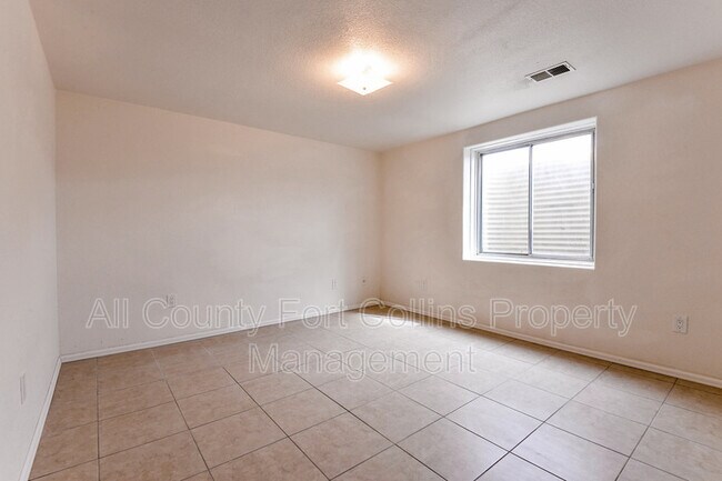 Building Photo - 3907 Benthaven St