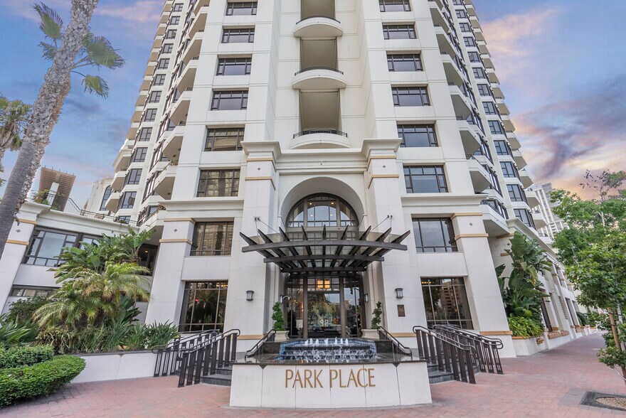 Building Photo - 700 W Harbor Dr