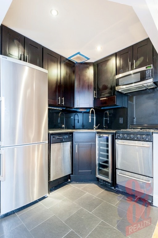 Building Photo - 145 E 26th St