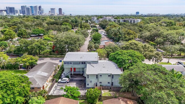 Building Photo - 1005 SW 15th Ave