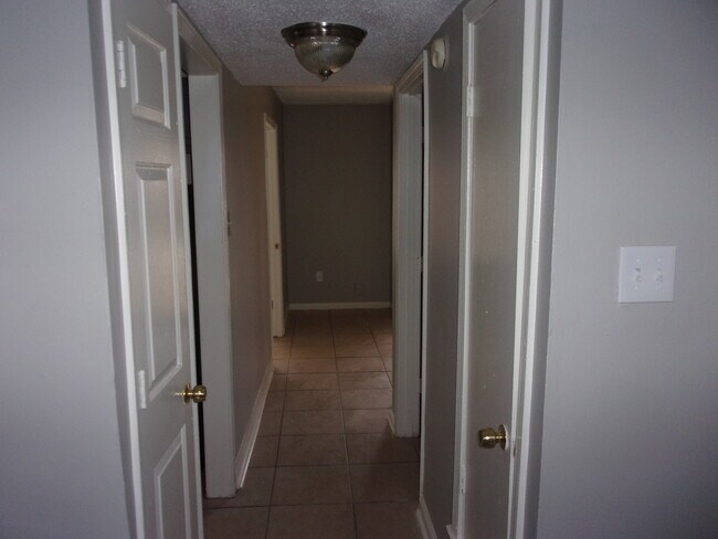 Building Photo - 5546 Apple Blossom Dr