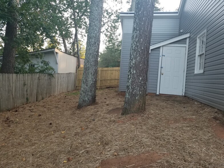 Building Photo - 2885 Waverly Cove