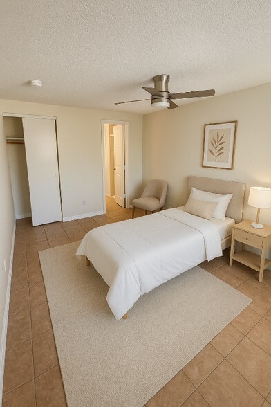 Building Photo - 3919 3rd Ave Dr E