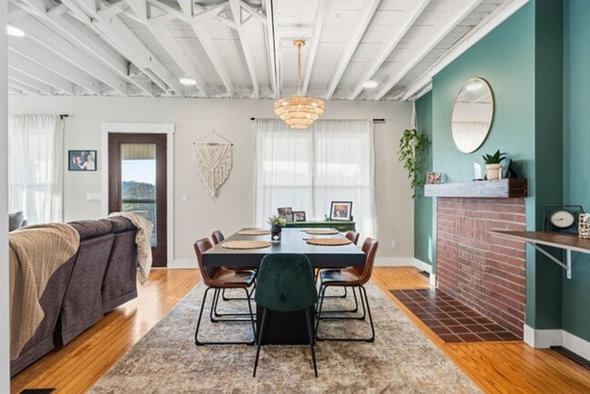 Building Photo - Furnished Country Home For Rent