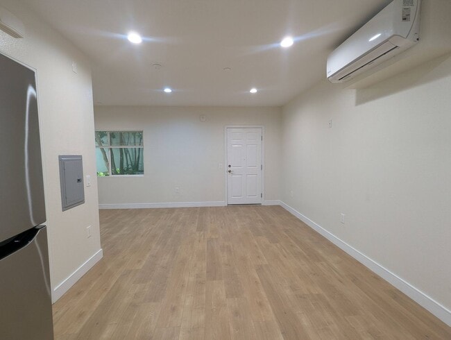 Interior Photo - 14411 Vanowen St.