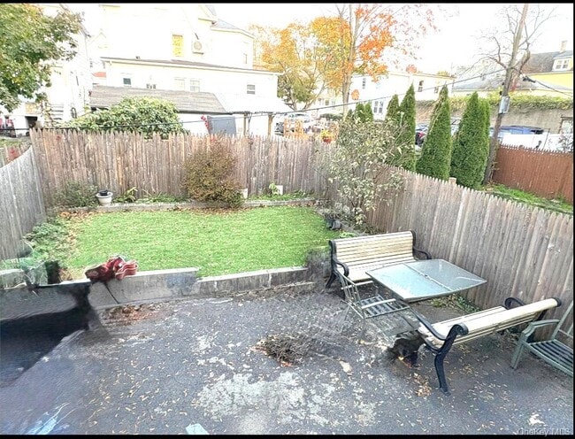 Building Photo - 137 S 12th Ave