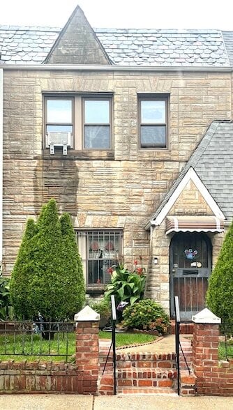 Building Photo - 3006 90th Street Unit
