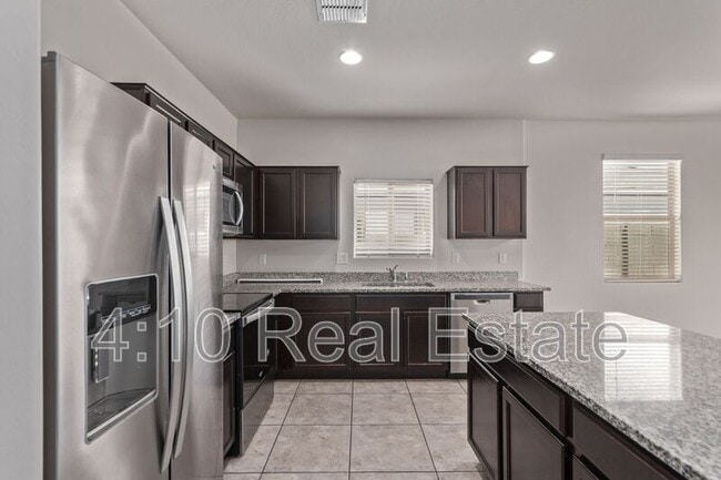 Building Photo - 2403 E Alida Trail