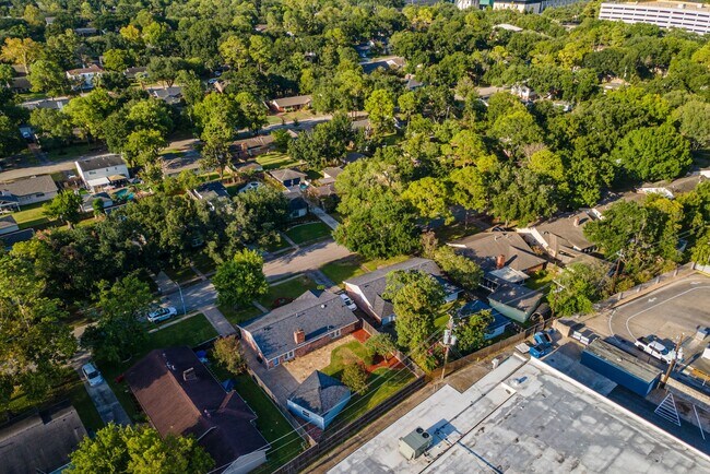Building Photo - 10715 Wickersham Ln