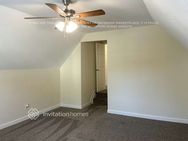 Building Photo - 1521 Lindenberg Square