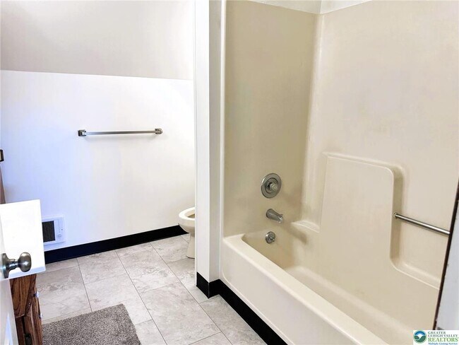 Building Photo - 3450 W Columbia St