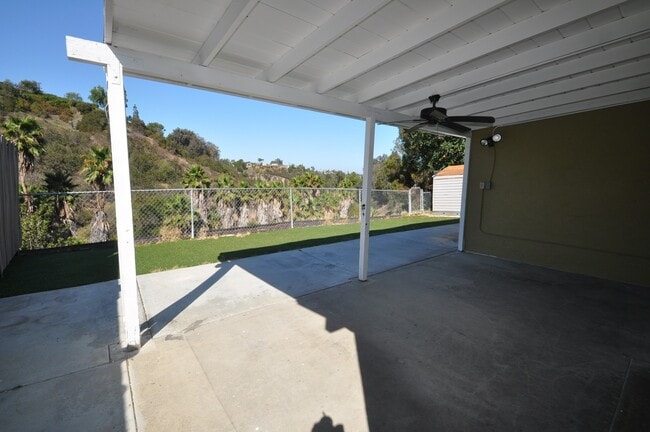 Building Photo - 4BR/2BA house with View, private yard! (Le...