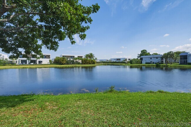 Building Photo - 16635 Hemingway Dr