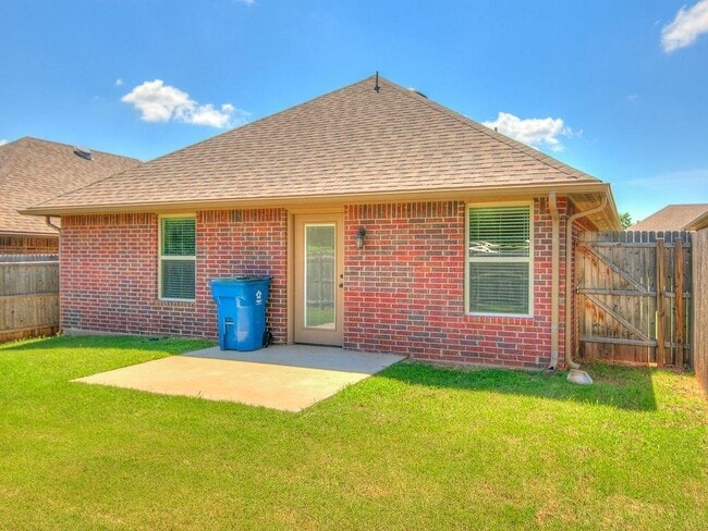 Building Photo - 804 Stag Trail