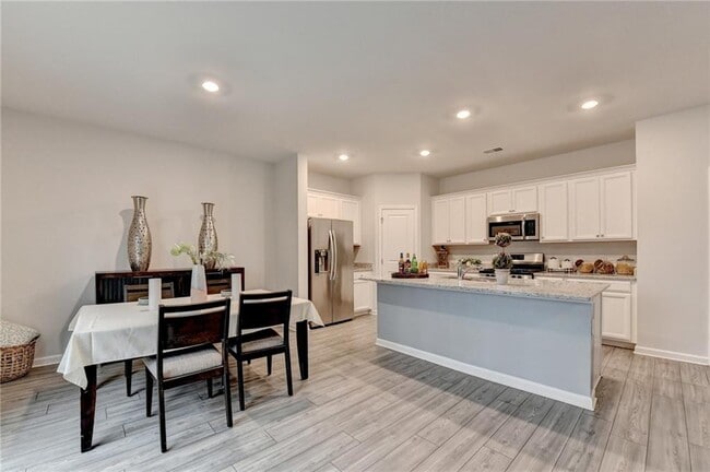 Building Photo - 111 Horned Owl Ave