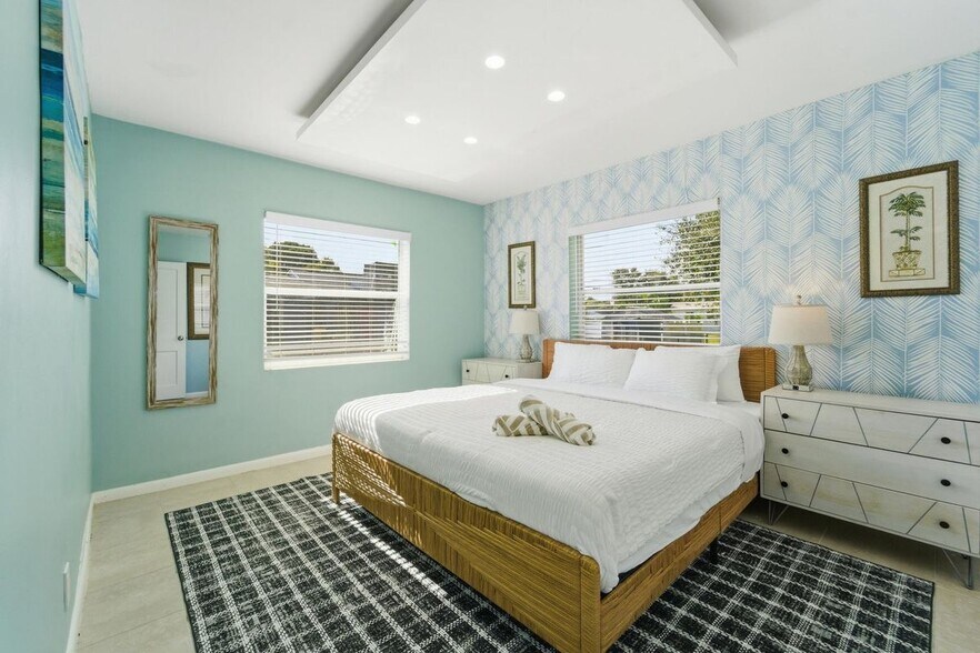 Building Photo - 1424 Willow Rd